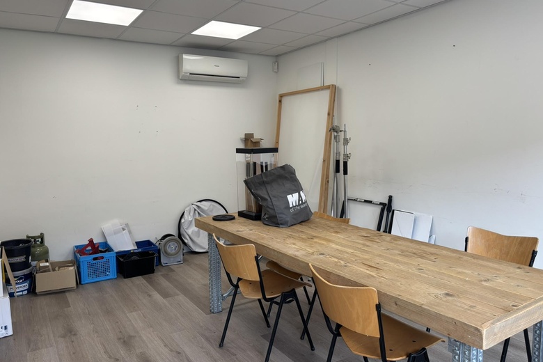 BedrijfsruimteaanAnthonetta Kuijlstraat 51 A<br/> inRotterdam