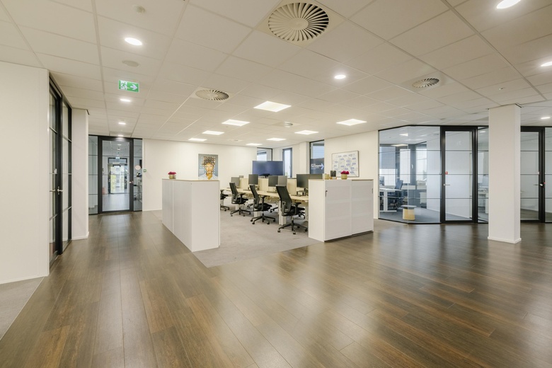 Bekijk foto 20 in  aan de  in 