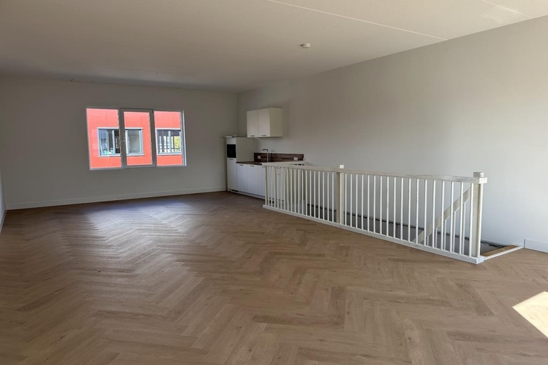 BedrijfsruimteaanVan der Waalsstraat 44<br/> inZoetermeer