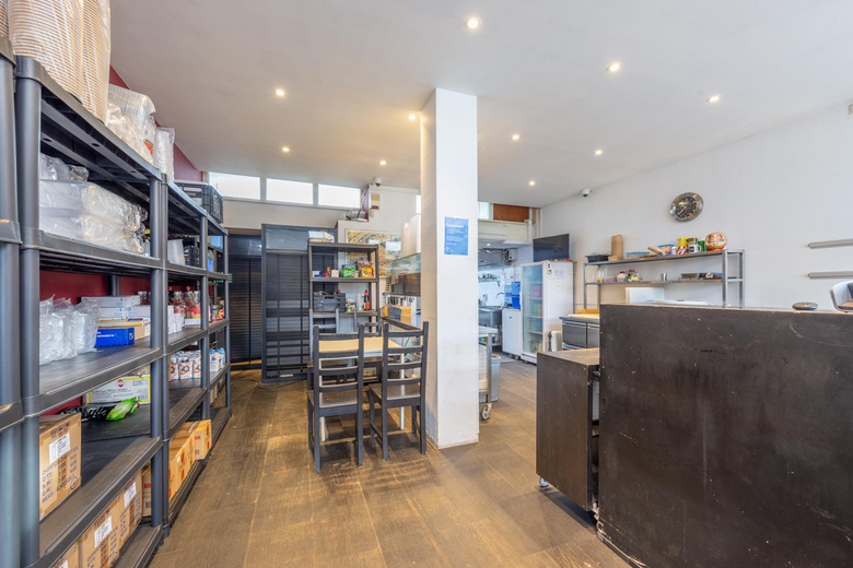 WinkelruimteaanE.du Perronstraat 34<br/> inWeesp