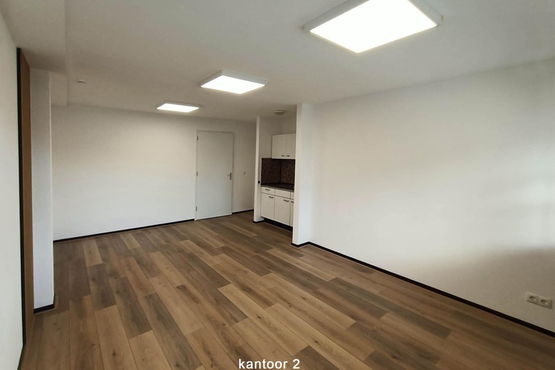 KantoorruimteaanVeenderveld 56<br/> inRoelofarendsveen