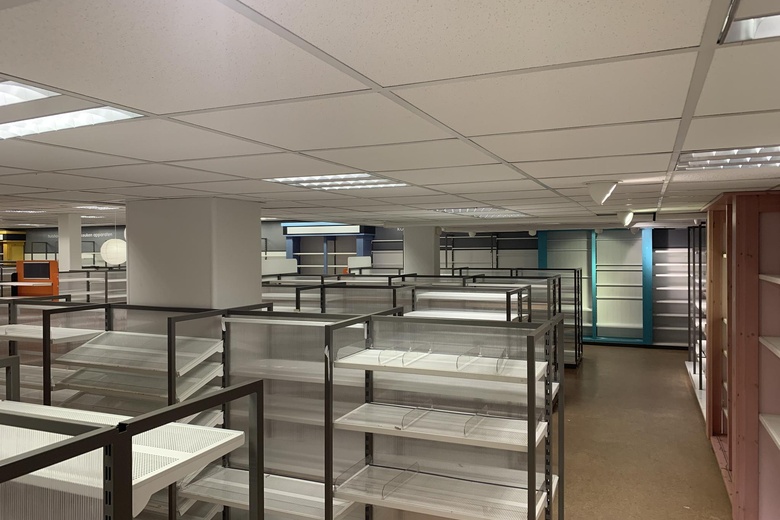 WinkelruimteaanRaadhuisplein 25 - 27<br/> inRozenburg