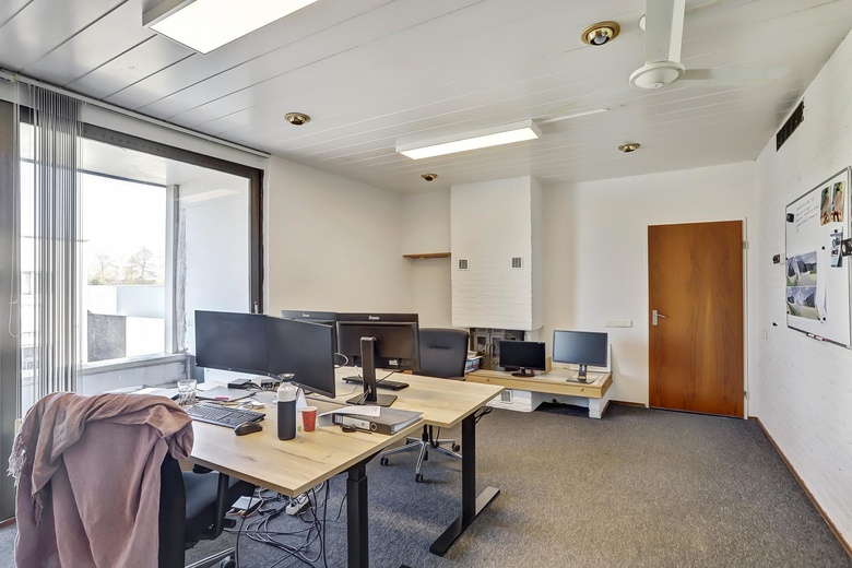 BedrijfsruimteaanAmbachtsstraat 32<br/> inWinterswijk BedrijfsruimteaanAmbachtsstraat 32<br/> inWinterswijk
