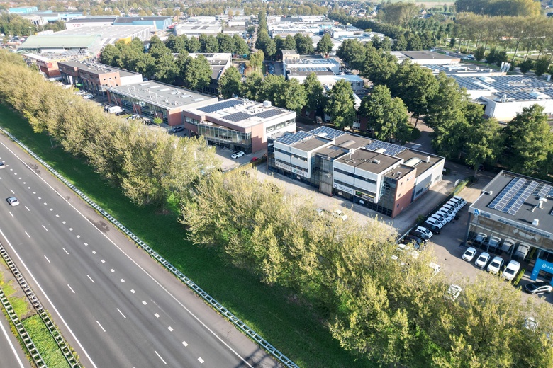 BedrijfsruimteaanKelvinring 52 a<br/> inAlblasserdam BedrijfsruimteaanKelvinring 52 a<br/> inAlblasserdam