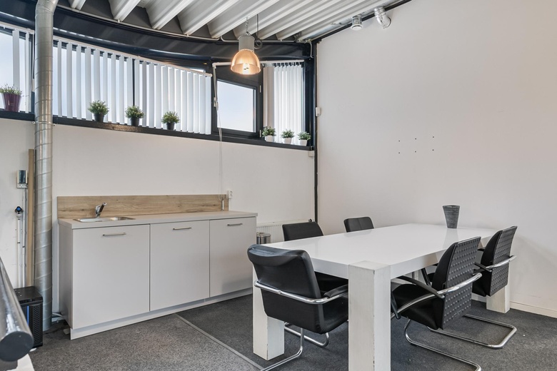 KantoorruimteaanCereslaan 10 b<br/> inHeesch KantoorruimteaanCereslaan 10 b<br/> inHeesch