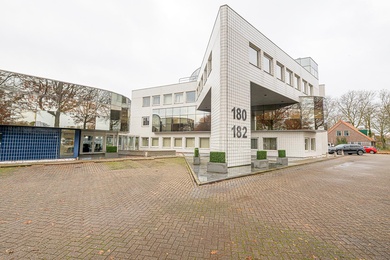 Bekijk foto 2 van Graafschap Hornelaan 180 Bekijk foto 2 van Graafschap Hornelaan 180