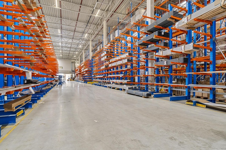 BedrijfsruimteaanRietgraaf 2 a<br/> inOosterhout