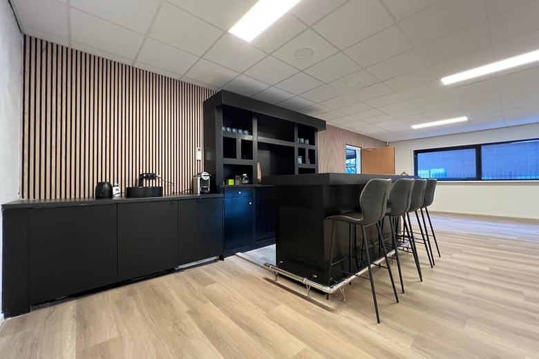 BedrijfsruimteaanKelvinring 52 a<br/> inAlblasserdam BedrijfsruimteaanKelvinring 52 a<br/> inAlblasserdam