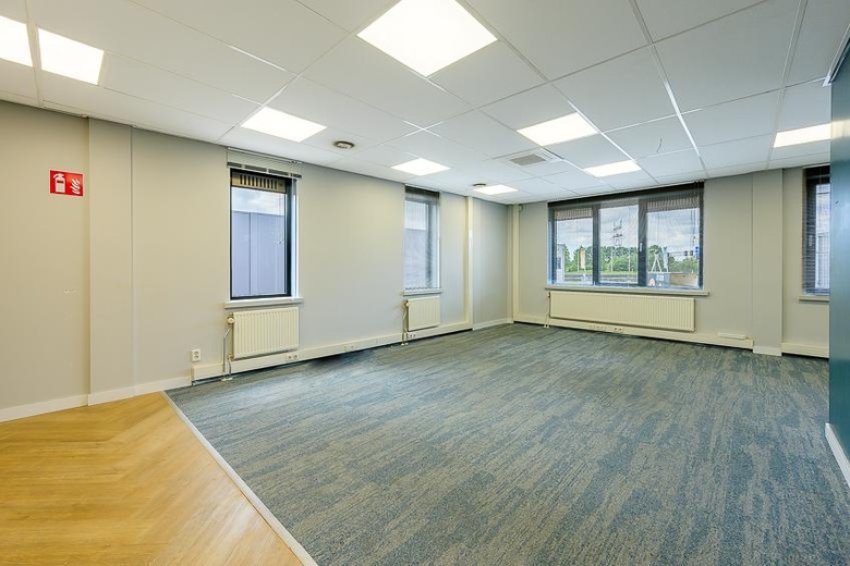 BedrijfsruimteaanDriemanssteeweg 52<br/> inRotterdam BedrijfsruimteaanDriemanssteeweg 52<br/> inRotterdam