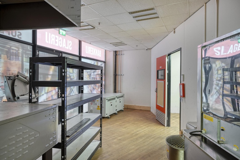 WinkelruimteaanUitslagsweg 93 3<br/> inHengelo WinkelruimteaanUitslagsweg 93 3<br/> inHengelo