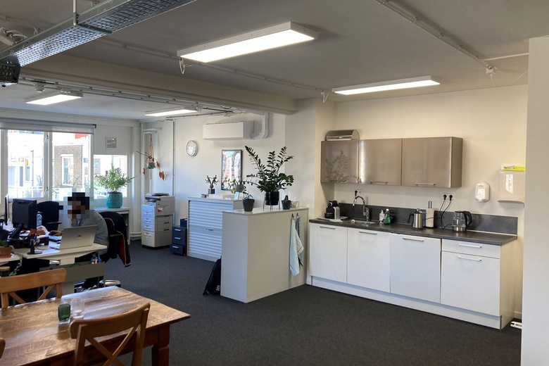 KantoorruimteaanNieuwe Binnenweg 75<br/> inRotterdam KantoorruimteaanNieuwe Binnenweg 75<br/> inRotterdam