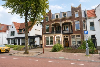 Bekijk foto 2 van Stationsweg 56