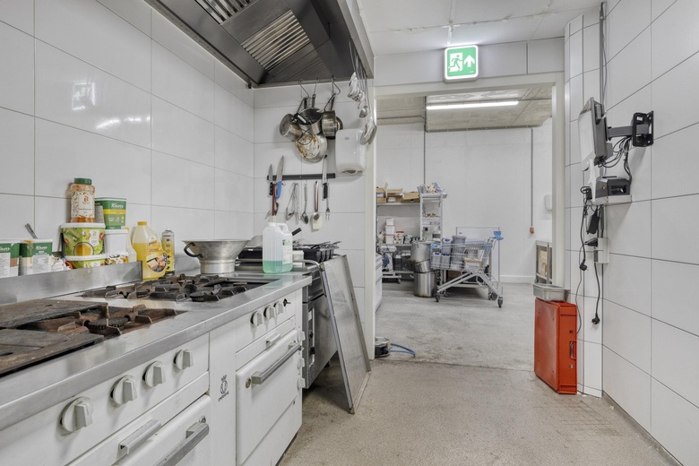 WinkelruimteaanZonstraat 34<br/> inEnschede WinkelruimteaanZonstraat 34<br/> inEnschede
