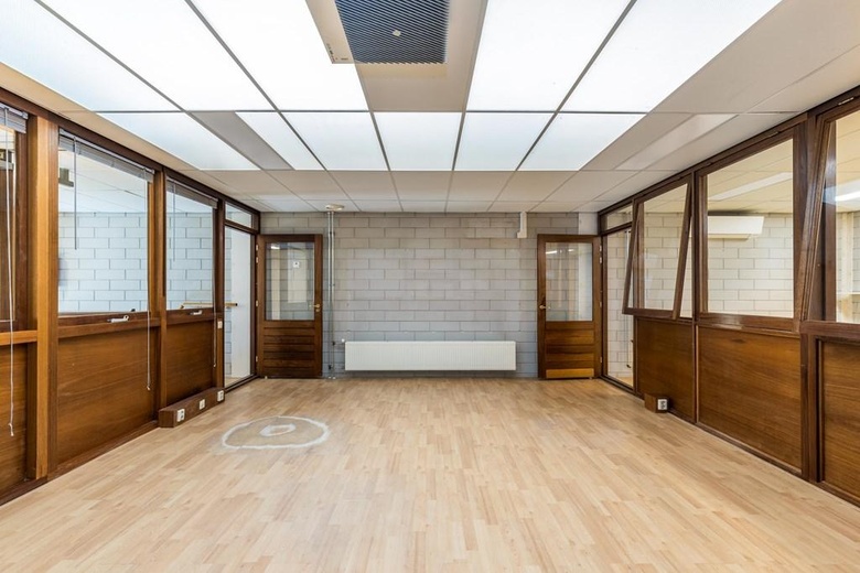 BedrijfsruimteaanAmbachtsweg 39 F<br/> inPijnacker