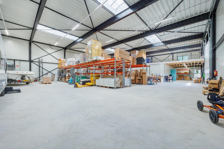 BedrijfsruimteaanDwarsvaartweg 6<br/> inLelystad BedrijfsruimteaanDwarsvaartweg 6<br/> inLelystad