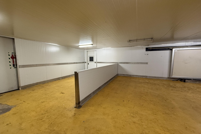 BedrijfsruimteaanAlbrandswaardsedijk 177<br/> inPoortugaal