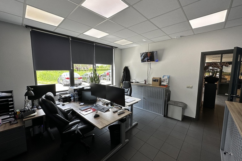 BedrijfsruimteaanLoswal 5 a<br/> inDussen