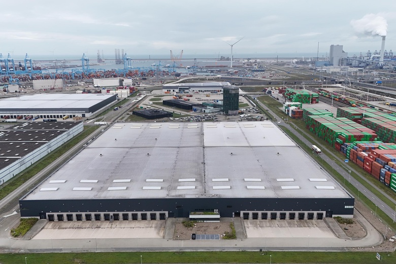 BedrijfsruimteaanKoerilenstraat 9<br/> inMaasvlakte Rotterdam