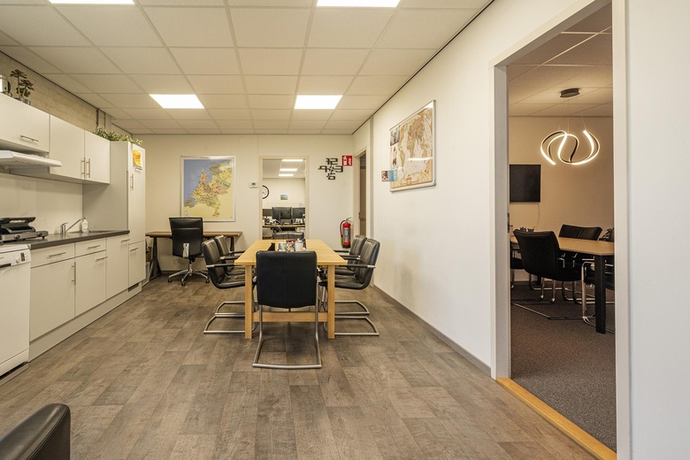 BedrijfsruimteaanRijthoek 11<br/> inHaaften