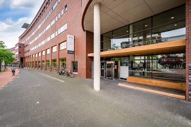 Bekijk foto 2 van Piet Mondriaanlaan 12