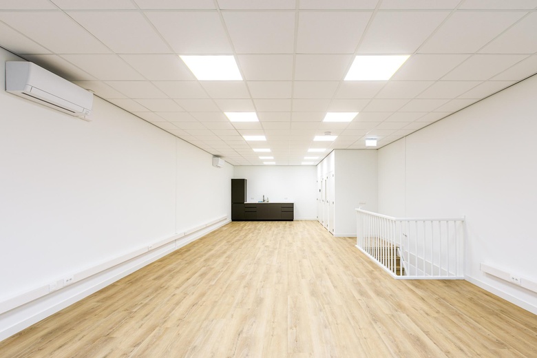 BedrijfsruimteaanDijnselburgerlaan 3 A 4<br/> inZeist