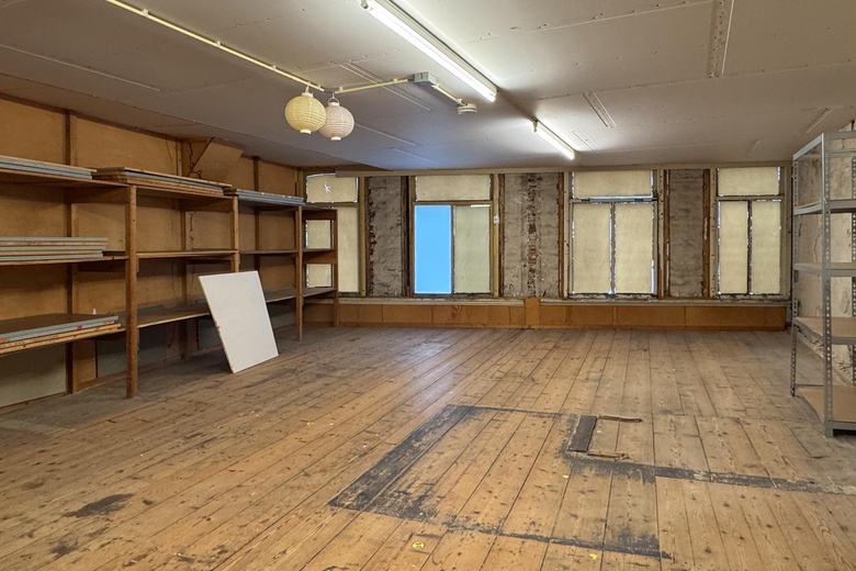 WinkelruimteaanSlijkstraat 37<br/> inWeesp WinkelruimteaanSlijkstraat 37<br/> inWeesp