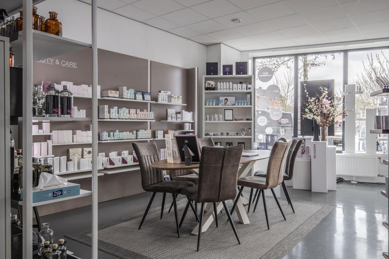 WinkelruimteaanSt. Werenfriedplein 9<br/> inElst WinkelruimteaanSt. Werenfriedplein 9<br/> inElst