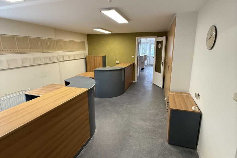 BedrijfsruimteaanEinsteinstraat 2<br/> inHillegom