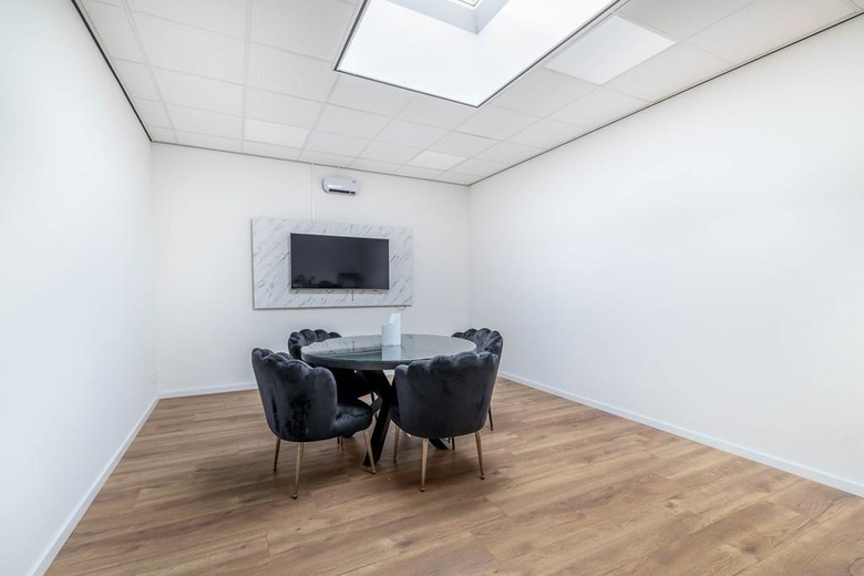 BedrijfsruimteaanStaringlaan 14 D<br/> inWaddinxveen