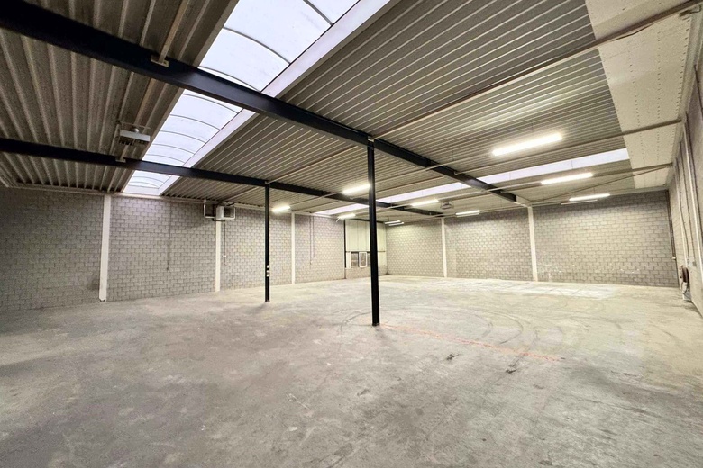 BedrijfsruimteaanRingweistraat 8<br/> inWaardenburg