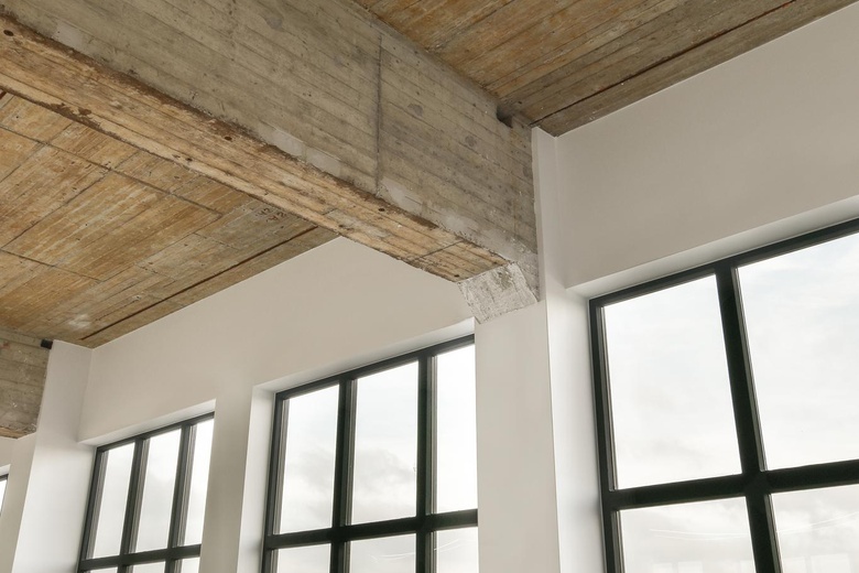 BedrijfsruimteaanHaarlemmerstraatweg 13<br/> inHalfweg