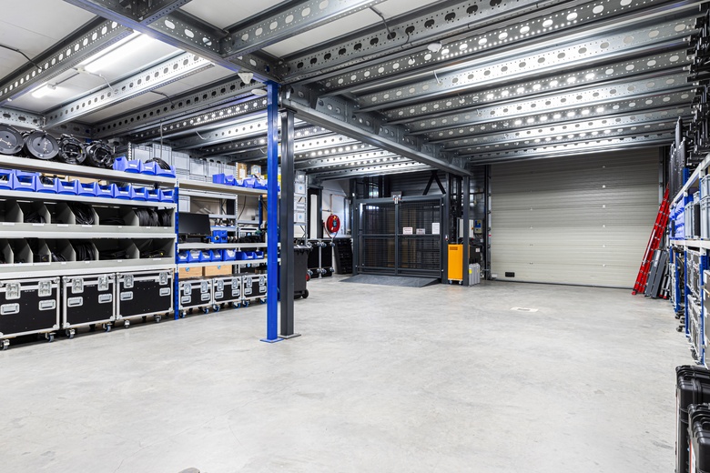 BedrijfsruimteaanAmbachtweg 17<br/> inMoordrecht