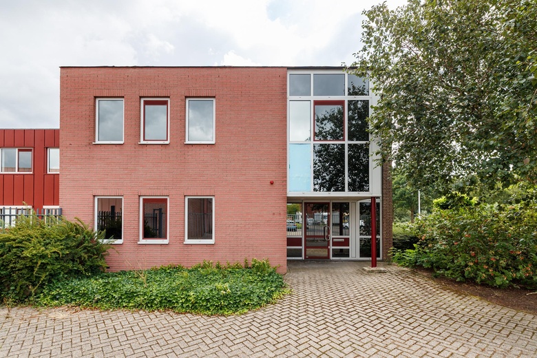 BedrijfsruimteaanBergveste 12<br/> inHouten BedrijfsruimteaanBergveste 12<br/> inHouten