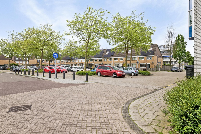 WinkelruimteaanOberonweg 274<br/> inSpijkenisse WinkelruimteaanOberonweg 274<br/> inSpijkenisse