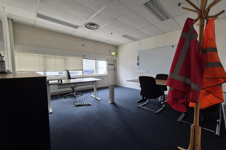 BedrijfsruimteaanAmbachtsweg 1<br/> inGroot-Ammers