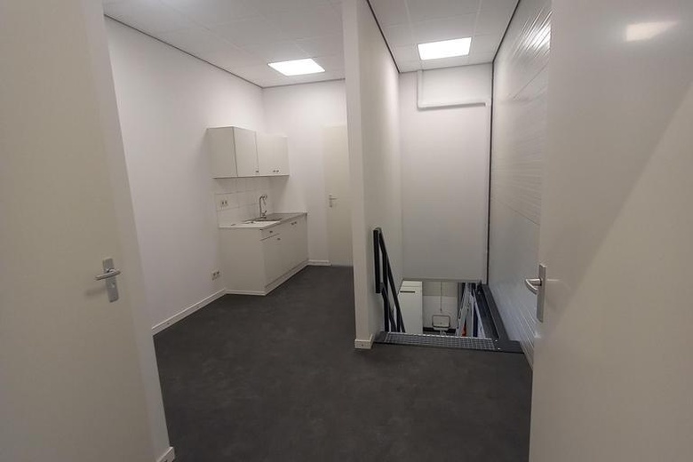 BedrijfsruimteaanRomeinenstraat 77<br/> inBeugen