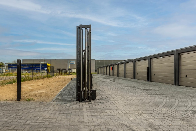 BedrijfsruimteaanGaragepark Venray 0 ong<br/> inOostrum