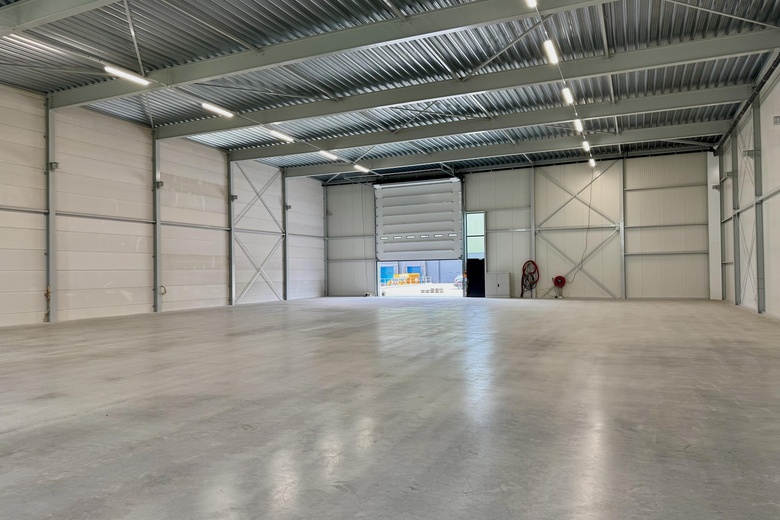 BedrijfsruimteaanVaarsloot 2<br/> inBleskensgraaf