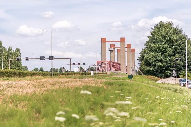 BedrijfsruimteaanIr. Herman de Grootweg 4 - 6<br/> inSpijkenisse BedrijfsruimteaanIr. Herman de Grootweg 4 - 6<br/> inSpijkenisse
