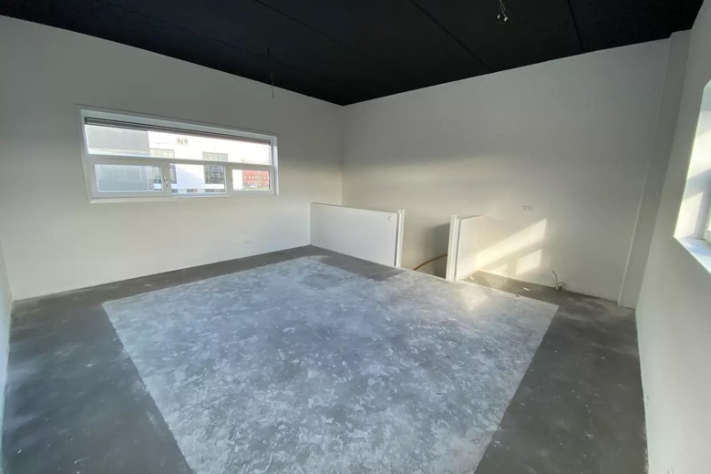 BedrijfsruimteaanRostockweg 9<br/> inAmersfoort