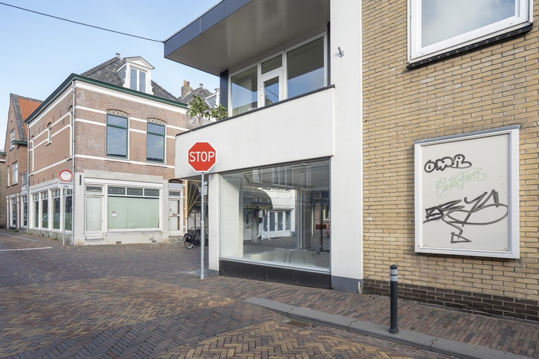 WinkelruimteaanFonteinstraat 42<br/> inLeerdam WinkelruimteaanFonteinstraat 42<br/> inLeerdam