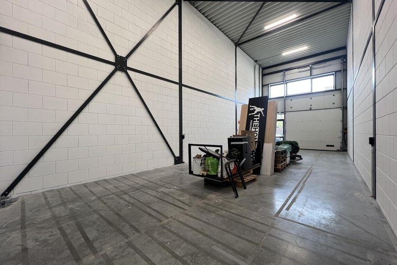 BedrijfsruimteaanReedijk 8 - 11<br/> inHeinenoord