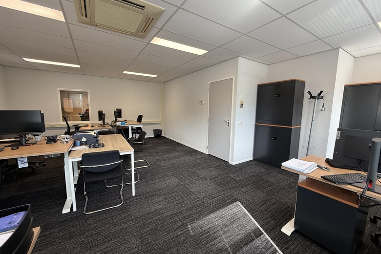 BedrijfsruimteaanOosterparkweg 35 f<br/> inRidderkerk