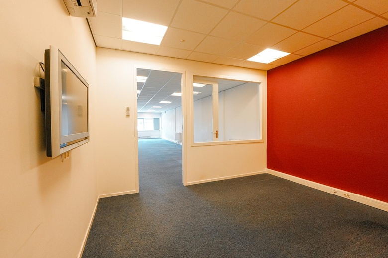 BedrijfsruimteaanSaksenweg 42 F<br/> inOss BedrijfsruimteaanSaksenweg 42 F<br/> inOss