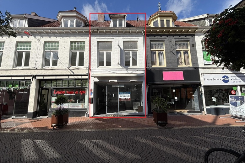 Bekijk foto 1 van Nassaustraat 7