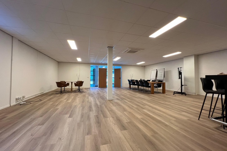 BedrijfsruimteaanKelvinring 52 a<br/> inAlblasserdam BedrijfsruimteaanKelvinring 52 a<br/> inAlblasserdam