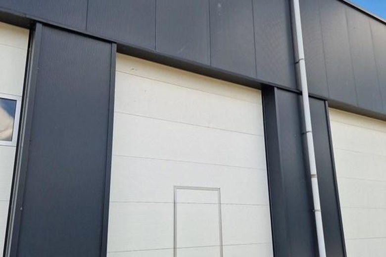 BedrijfsruimteaanIndustrieweg 8 11<br/> inEmmeloord BedrijfsruimteaanIndustrieweg 8 11<br/> inEmmeloord