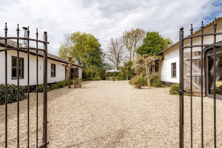 BedrijfsruimteaanAchterstraat 5 b<br/> inAsch