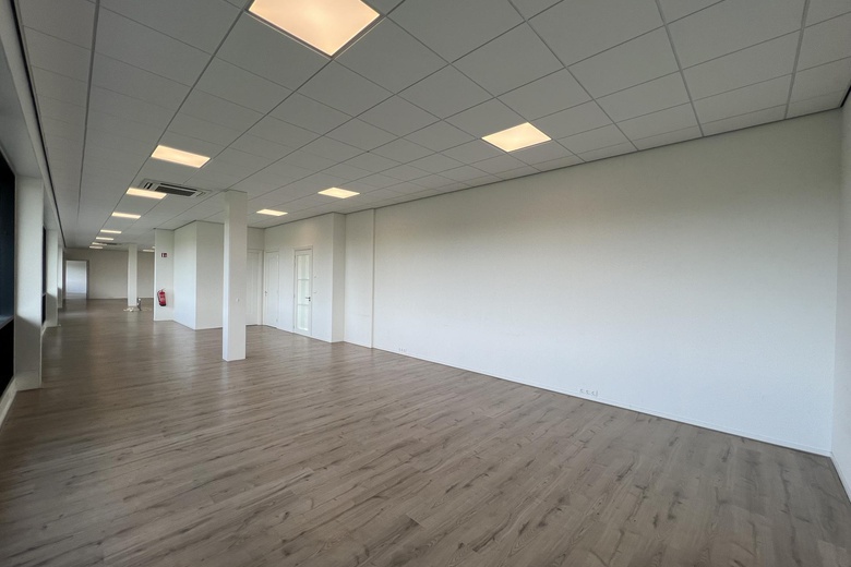 KantoorruimteaanLindtsedijk 88 D<br/> inZwijndrecht KantoorruimteaanLindtsedijk 88 D<br/> inZwijndrecht