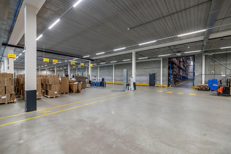 BedrijfsruimteaanHooglandseweg 6<br/> inVuren BedrijfsruimteaanHooglandseweg 6<br/> inVuren